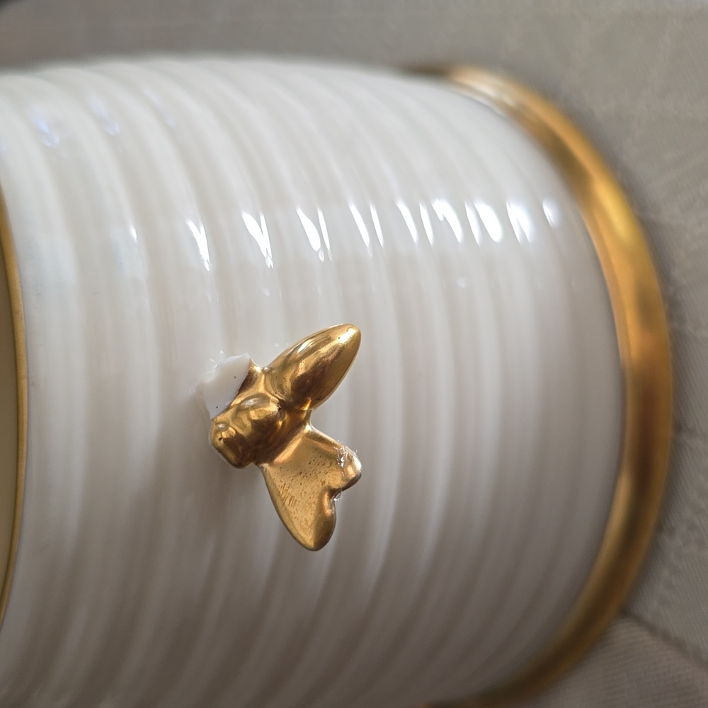 Vintage LENOX Cream Beehive Honey Pot Sugar Jar with BEES‎ 24K Gold Rare No Lid - Picture 5 of 5